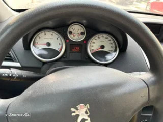 peugeot-207-2010-esquina